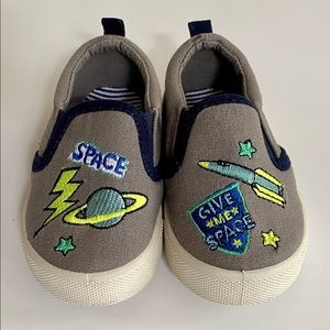OshKosh Grey Space Toddler Sneakers Shoes Sz 5